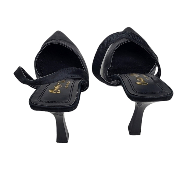 chase & chloe Chantal-2 Pointed Toe Heels - Picture 2 of 5